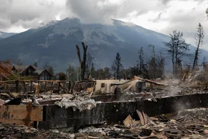 Devastating Wildfires Impact Popular Tourist Towns: A Visual Report - image 8