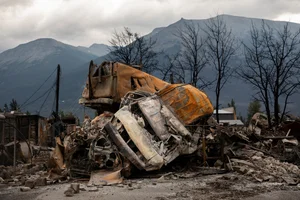 Devastating Wildfires Impact Popular Tourist Towns: A Visual Report - image 10