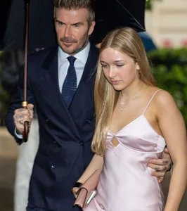 Harper Beckham at 13: The Style Evolution of the Beckham Family's Youngest Star - image 0
