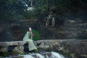 Exploring Sophisticated Style in YiTuYu Art Language Vol.6368 with Model Zhi Zhi Qi - image 21