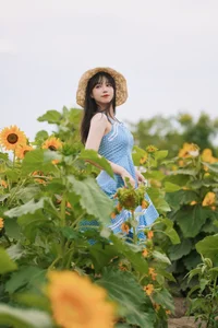 Elegant Visuals: Art Language Vol.4539 Featuring the Graceful Er Jia Liu - image 0