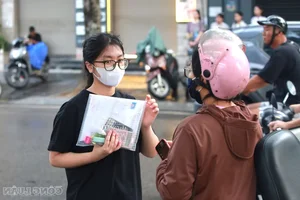 Hanoi Students Confidently Tackle Final Exams with Strong Parental Support - image 4