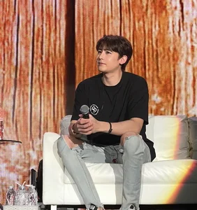 Thai Stars of the Dragon Year: High Education and Stunning Visuals of Mario Maurer and More - image 10
