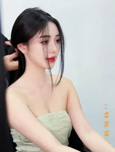 Celebrity Style: Van Dung’s Family Moments and Ky Duyen’s Transitional Fashion - image 0