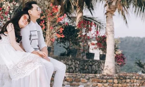 Lan Phuong Graces Stage as Moon Lady While Four Months Pregnant - image 4