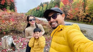 Lan Phuong Graces Stage as Moon Lady While Four Months Pregnant - image 10