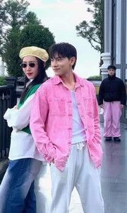 Lan Phuong Graces Stage as Moon Lady While Four Months Pregnant - image 6