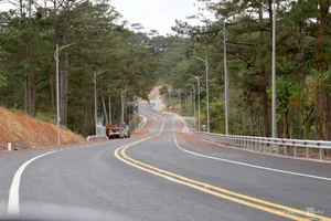 Opening of 3km Prenn Pass Section Eases Travel to Da Lat - image 9