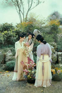 Ethereal Spring Glow: Yu Wei Jiang Captivates in the Art Language Vol. 9069 Photography Series - image 6