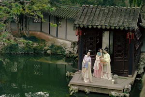 Ethereal Spring Glow: Yu Wei Jiang Captivates in the Art Language Vol. 9069 Photography Series - image 3