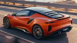 Lotus Emira 420 Sport Unveiled: Enhanced Power and Lightweight Performance - image 0