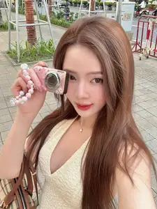 Hot Girl Le Ly Lan Huong: Pristine Beauty Captivates Social Media - image 5