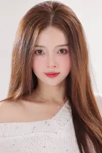 Hot Girl Le Ly Lan Huong: Pristine Beauty Captivates Social Media - image 4