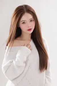Hot Girl Le Ly Lan Huong: Pristine Beauty Captivates Social Media - image 1