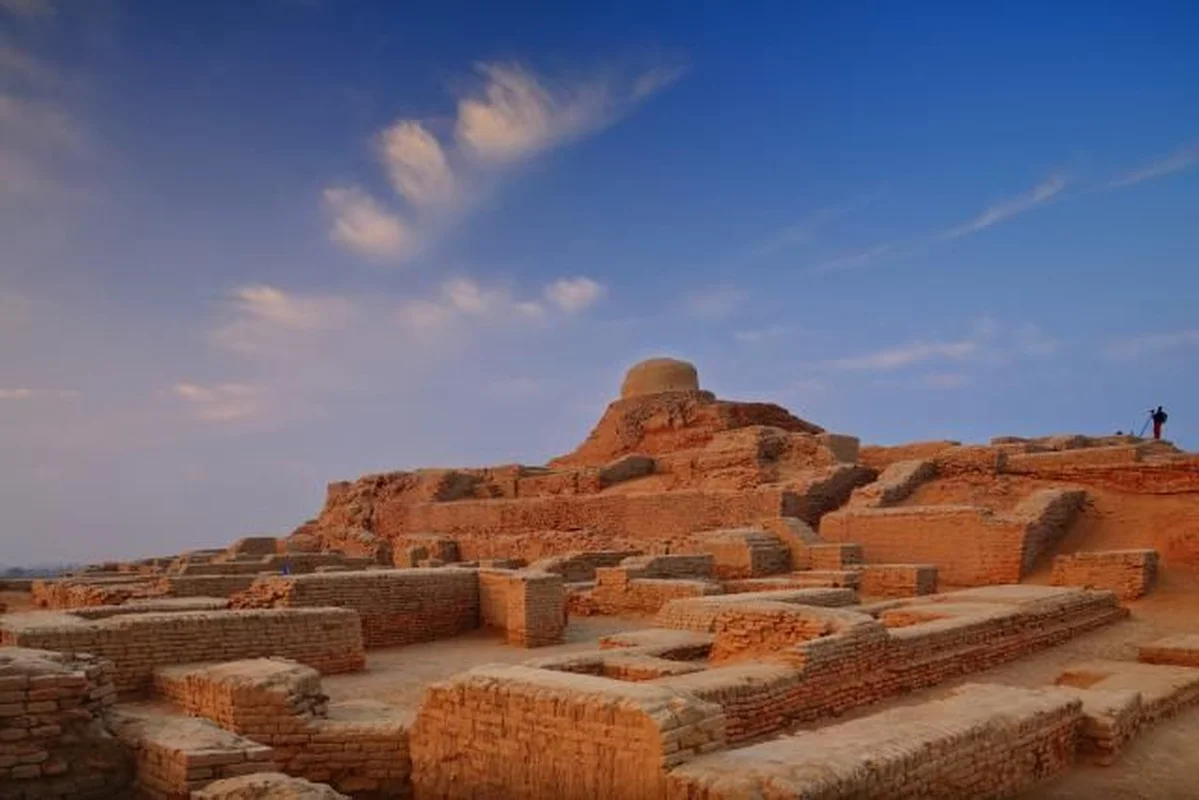 Exploring the 12 Most Mysterious Civilizations in History That Vanished Without a Trace