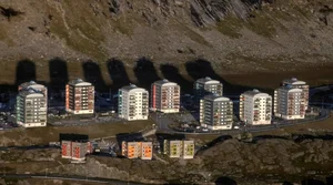 Breathtaking Landscapes of Greenland: A Visual Journey Through the Arctic Wilderness - image 5