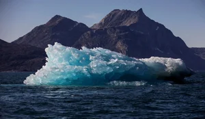 Breathtaking Landscapes of Greenland: A Visual Journey Through the Arctic Wilderness - image 6