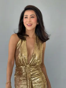 MC Ky Duyen at 61: Ageless Beauty and Mai Ngoc's Rare Family Moments - image 3
