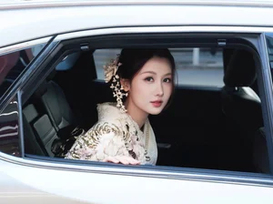 MC Ky Duyen at 61: Ageless Beauty and Mai Ngoc's Rare Family Moments - image 7