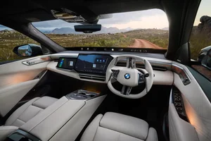 All-New 2027 BMW X5 Debuts with Neue Klasse Design and 700km iX5 EV - image 13