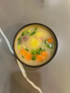 Singer Nguyen Ngoc Anh Inspires Fans with Cozy Rainy Day Comfort Food - image 5