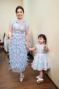 Singer Nguyen Ngoc Anh Inspires Fans with Cozy Rainy Day Comfort Food - image 7