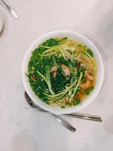 Singer Nguyen Ngoc Anh Inspires Fans with Cozy Rainy Day Comfort Food - image 2