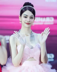 Vietnamese-Thai Beauty Queen Paulius Prajakrattanakul Takes China by Storm - image 4