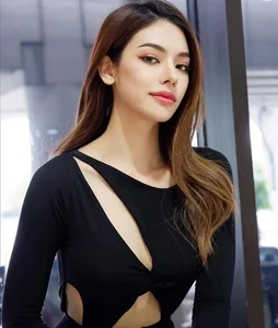 Vietnamese-Thai Beauty Queen Paulius Prajakrattanakul Takes China by Storm - image 8