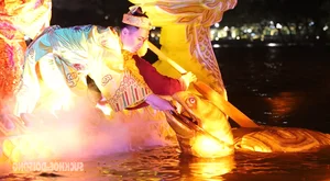 Hanoi Night Tourism: The Majestic Sword Restoration Reenactment at Ngoc Son Temple - image 1
