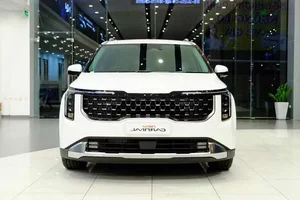 Detailed Look at the Kia Carnival Hybrid Luxury in Vietnam: Premium Features at an Attractive Price Point - image 0