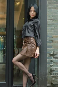IESS Xiaoliu 'Black Silk Polaris' Gallery: Urban Chic and Classic Black Stockings - image 74