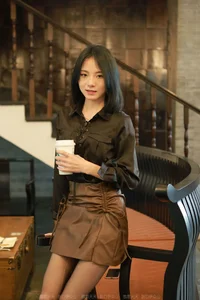 IESS Xiaoliu 'Black Silk Polaris' Gallery: Urban Chic and Classic Black Stockings - image 46