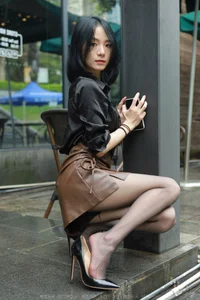 IESS Xiaoliu 'Black Silk Polaris' Gallery: Urban Chic and Classic Black Stockings - image 59