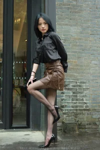 IESS Xiaoliu 'Black Silk Polaris' Gallery: Urban Chic and Classic Black Stockings - image 54
