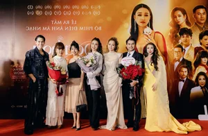 Bằng Kiều Joins Trizzie Phương Trinh and Mai Thu Huyền at Star-Studded Movie Premiere - image 11
