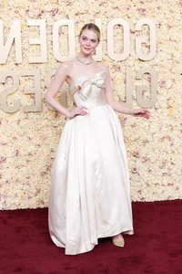 Stunning Red Carpet Fashion Highlights from Golden Globes 2024 - image 5