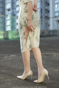 Elegant Model Xiao Jie in IESS Collection: Delicate Sheer Fashion Aesthetics - image 75