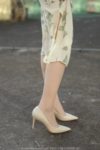 Elegant Model Xiao Jie in IESS Collection: Delicate Sheer Fashion Aesthetics - image 55