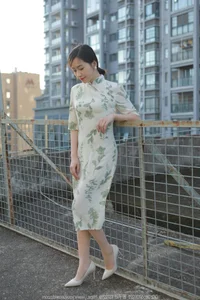 Elegant Model Xiao Jie in IESS Collection: Delicate Sheer Fashion Aesthetics - image 17