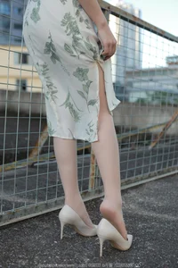 Elegant Model Xiao Jie in IESS Collection: Delicate Sheer Fashion Aesthetics - image 30