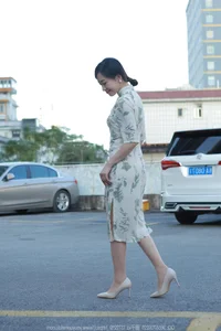 Elegant Model Xiao Jie in IESS Collection: Delicate Sheer Fashion Aesthetics - image 65