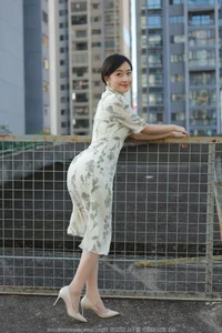 Elegant Model Xiao Jie in IESS Collection: Delicate Sheer Fashion Aesthetics - image 42