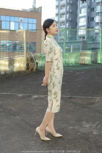 Elegant Model Xiao Jie in IESS Collection: Delicate Sheer Fashion Aesthetics - image 70