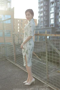 Elegant Model Xiao Jie in IESS Collection: Delicate Sheer Fashion Aesthetics - image 63