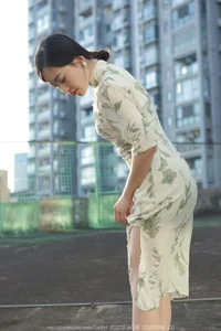 Elegant Model Xiao Jie in IESS Collection: Delicate Sheer Fashion Aesthetics - image 67