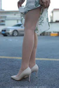 Elegant Model Xiao Jie in IESS Collection: Delicate Sheer Fashion Aesthetics - image 74