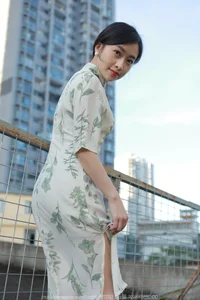 Elegant Model Xiao Jie in IESS Collection: Delicate Sheer Fashion Aesthetics - image 25