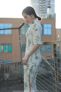 Elegant Model Xiao Jie in IESS Collection: Delicate Sheer Fashion Aesthetics - image 72