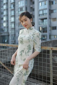 Elegant Model Xiao Jie in IESS Collection: Delicate Sheer Fashion Aesthetics - image 19